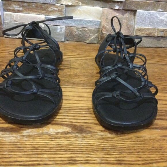 VINCE Sandals   - Picture 1 of 8